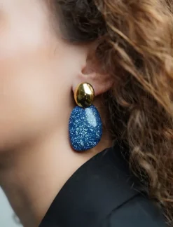 Blauwe Glitter Oorbellen Little Sara Asymetrisch Strass Ovaal S