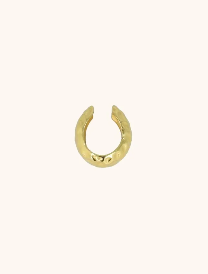 Gehamerde Earcuffs