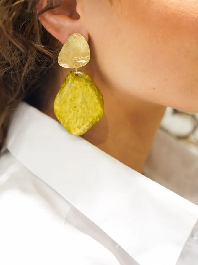 Marble Mosterd Oorbellen Asymmetrisch Rock L