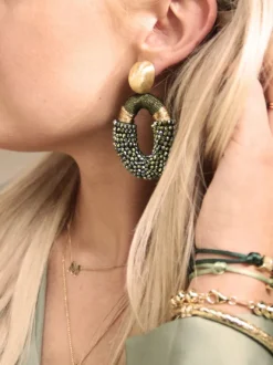 Metallic Groene Oorbellen Yara Oval L